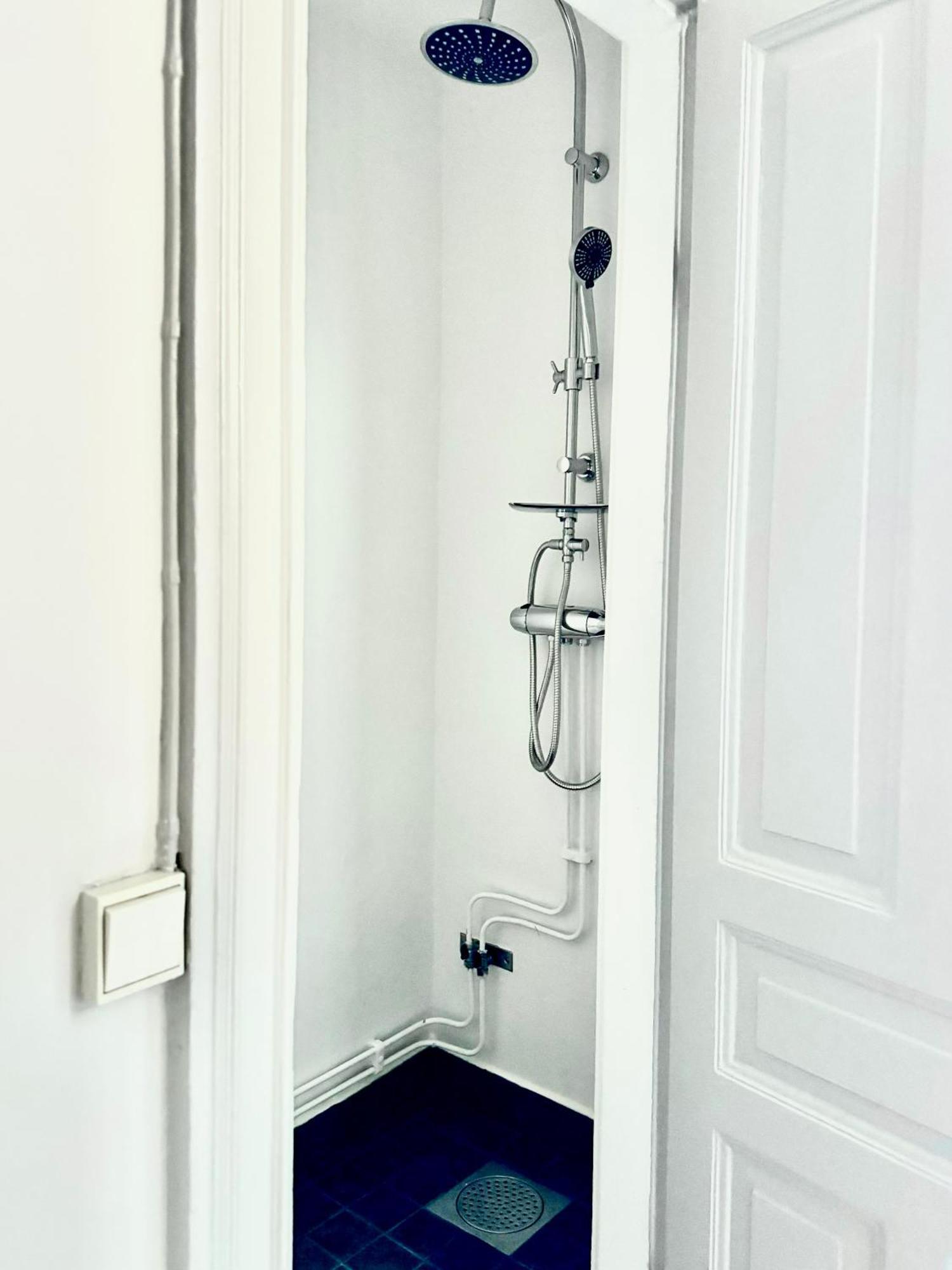 Laegenhet Med Fantastiskt Laege Apartment สต็อกโฮล์ม ภายนอก รูปภาพ